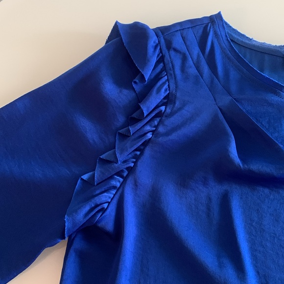 BCBG royal blue top, size small. - Picture 5 of 11